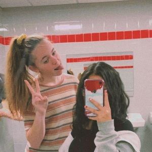 Meet your Posher, Leah